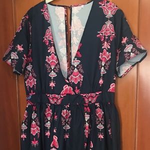 Beautiful dress, perfect for a festive spring/summer outing